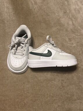 Nike Force 1 Low Kids 6c toddler